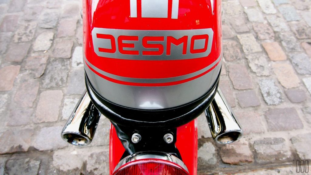Ducati 900, à vendre chez Legend Motors Lille.