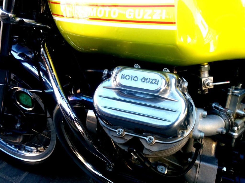 Moto Guzzi V7 Sport 1972, à vendre chez Legend Motors Lille.