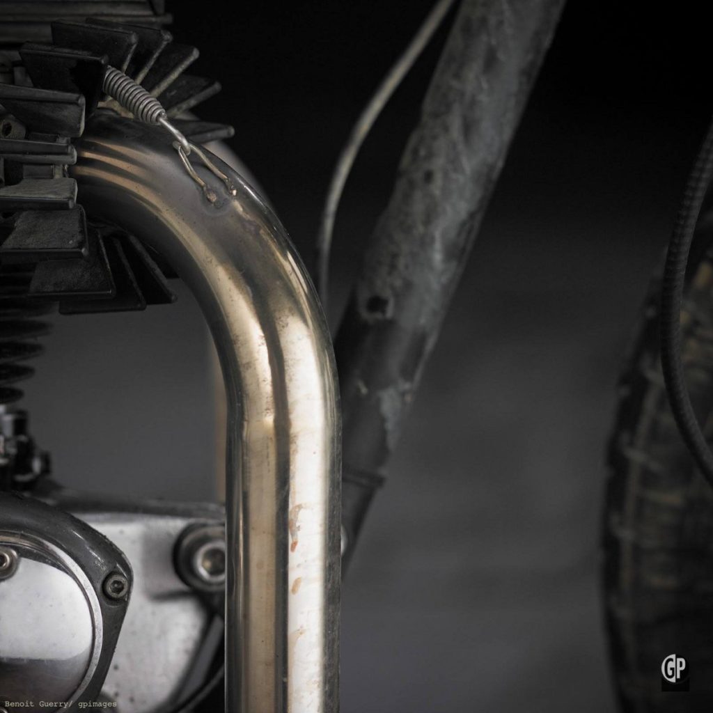 Triumph T120 Unstocked 1971, à vendre chez Legend Motors Lille.