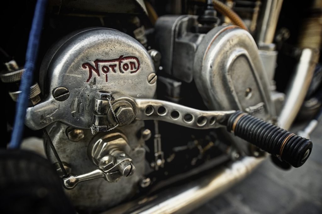 Norton International M40 1937 "ex-usine", à vendre chez Legend Motors Lille.