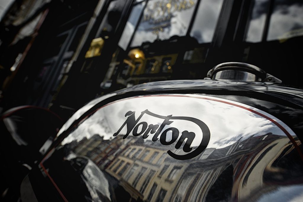 Norton Domiracer 1956, à vendre chez Legend Motors Lille.