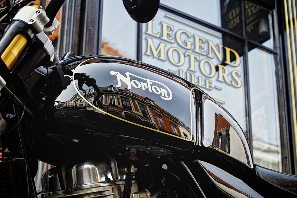 Norton 961 SE 2012, numéro 144, à vendre chez Legend Motors Lille.