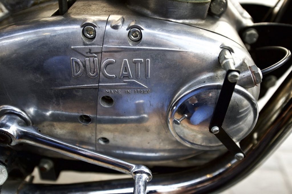 Ducati 350 Scrambler 1972, à vendre chez Legend Motors Lille.