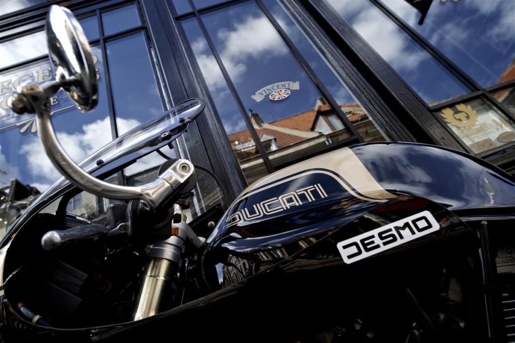 Ducati 900 SS Baines Racing "Imola Project", à vendre chez Legend Motors Lille.