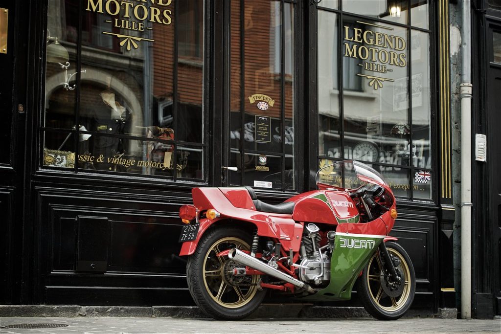 Ducati 900 MHR 1982, à vendre chez Legend Motors Lille.