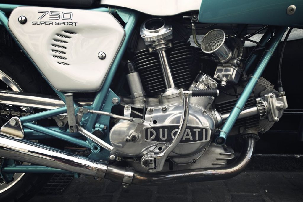 Ducati 750 SS "green frame special" de 1973, à vendre chez Legend Motors Lille.