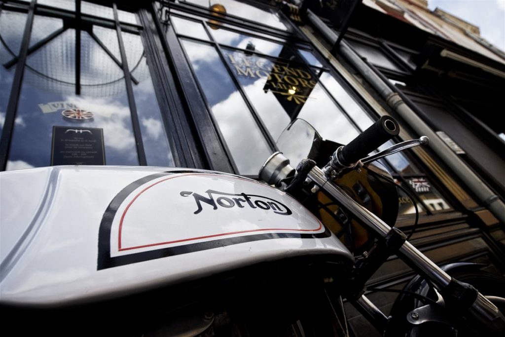 Norton Racer ES2, à vendre chez Legend Motors Lille.