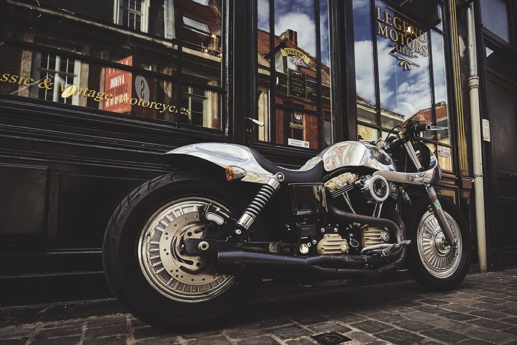 Harley-Davidson Street Bob "Crazy Racers", à vendre chez Legend Motors Lille.