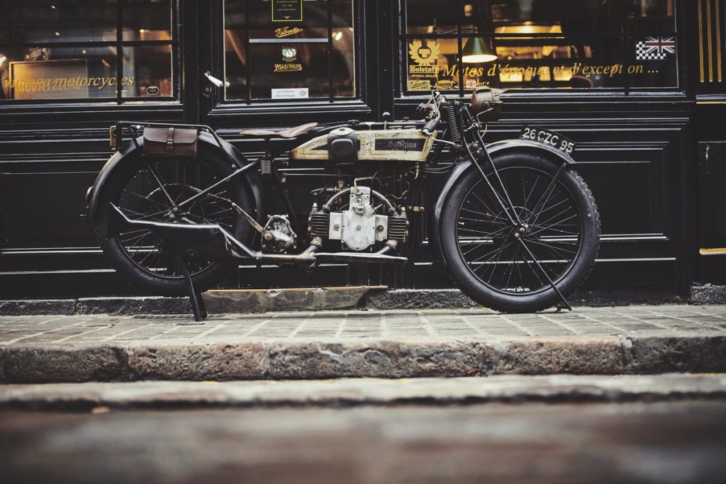 Douglas EW 350cc 1926, à vendre chez Legend Motors Lille.