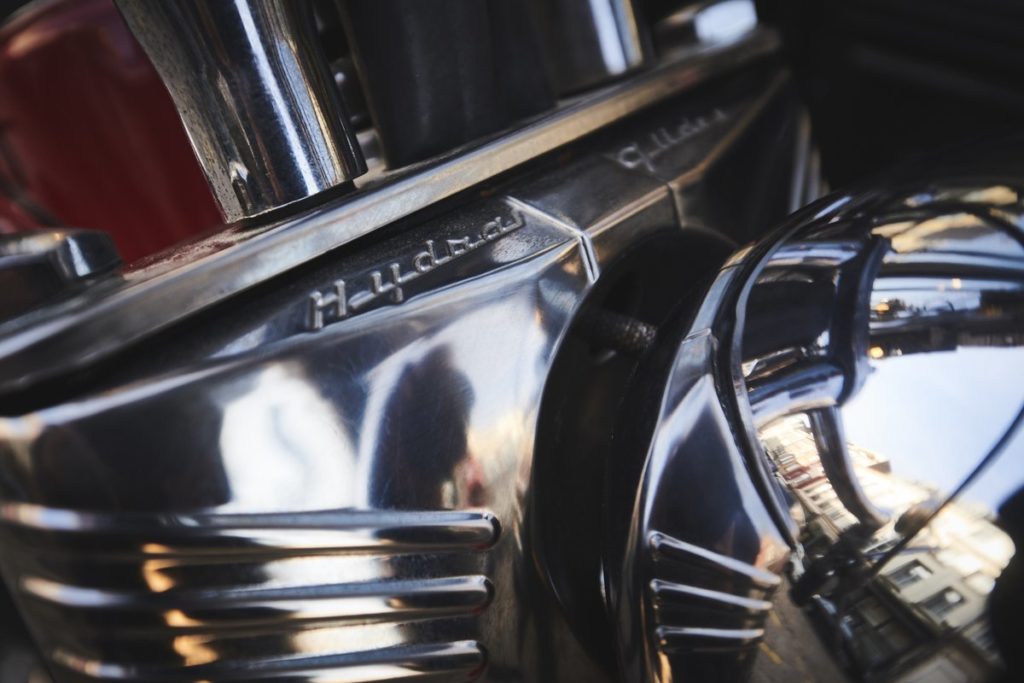 Harley-Davidson Hydra-Glide 1957, à vendre chez Legend Motors Lille.