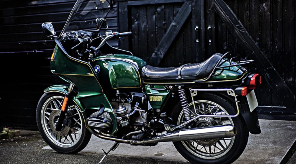 Une BMW R100 RT de 1982, à vendre chez Legend Motors Lille.
