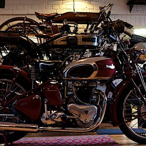 Legend Motors Lille - Ambiance.